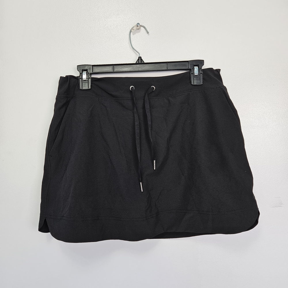 GAIAM Women's Black Skort